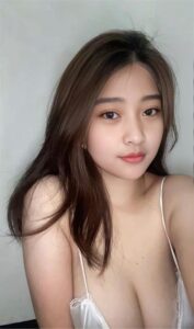 Wanita Ini Membentuk Negatif Ku Semangin Membara