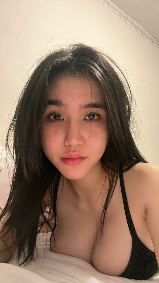Kenikmatan Gara-Gara Melihat Foto Mesum