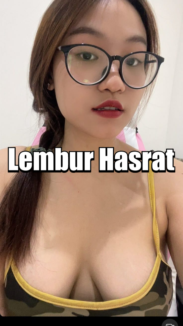 Ratu Wanita Cantik Apem Merah Temen Kerjaku